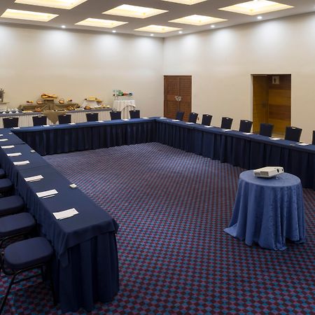 Camino Real Pedregal Mexico Hotell Exteriör bild A meeting room at the Sheraton Vistana Resort