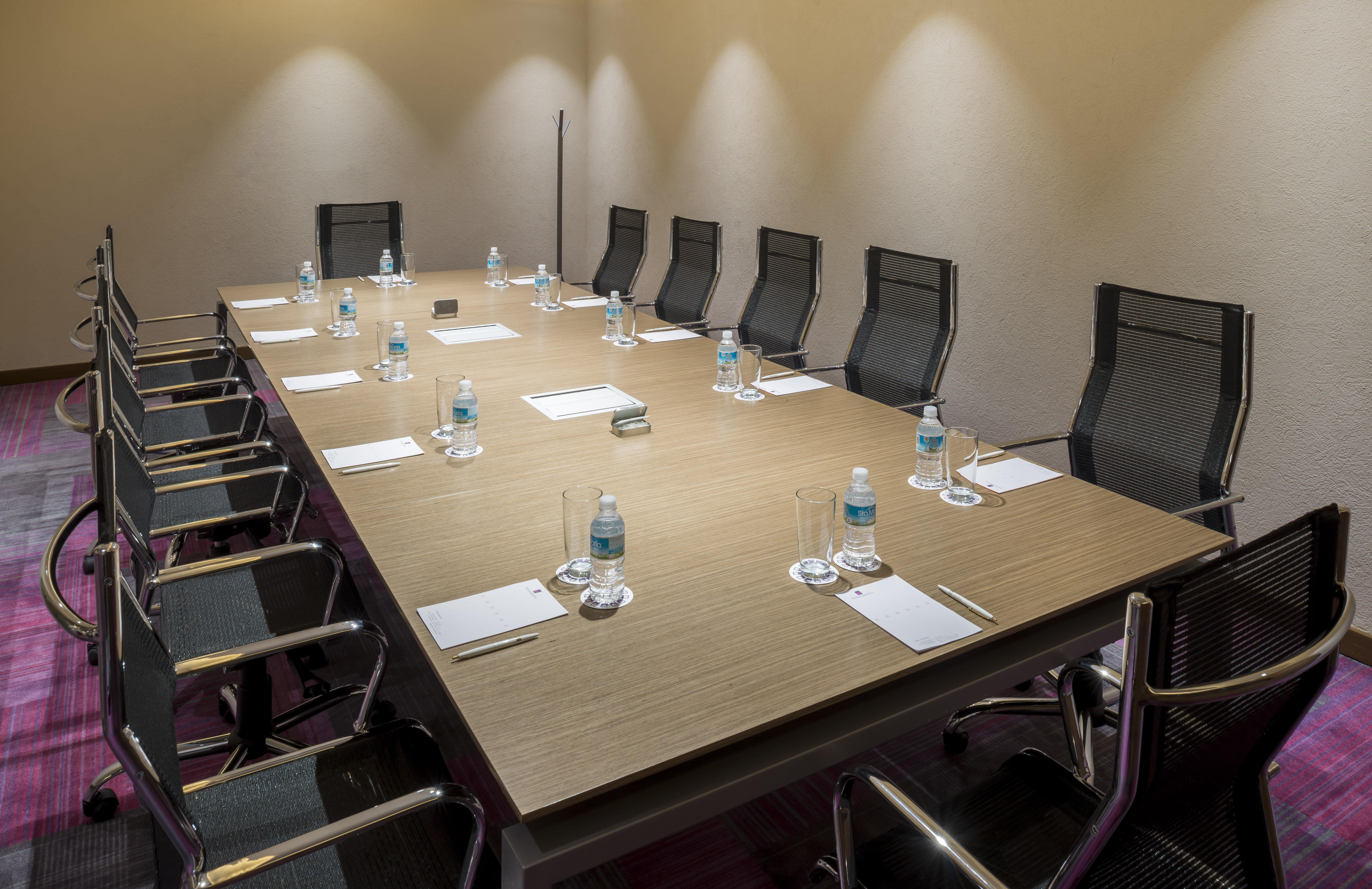 Camino Real Pedregal Mexico Hotell Exteriör bild A boardroom table