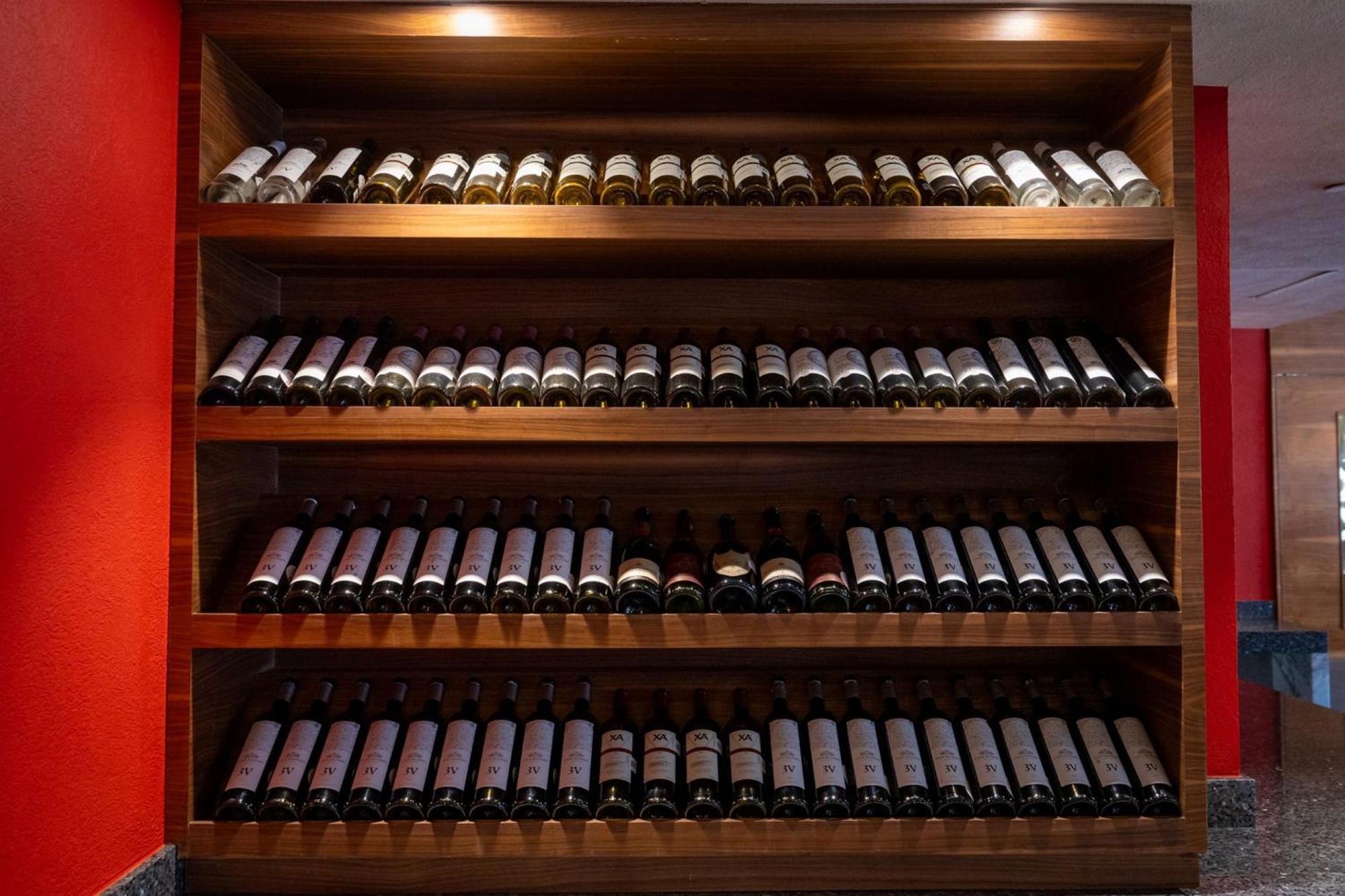 Camino Real Pedregal Mexico Hotell Exteriör bild Wine bottles in a wine rack